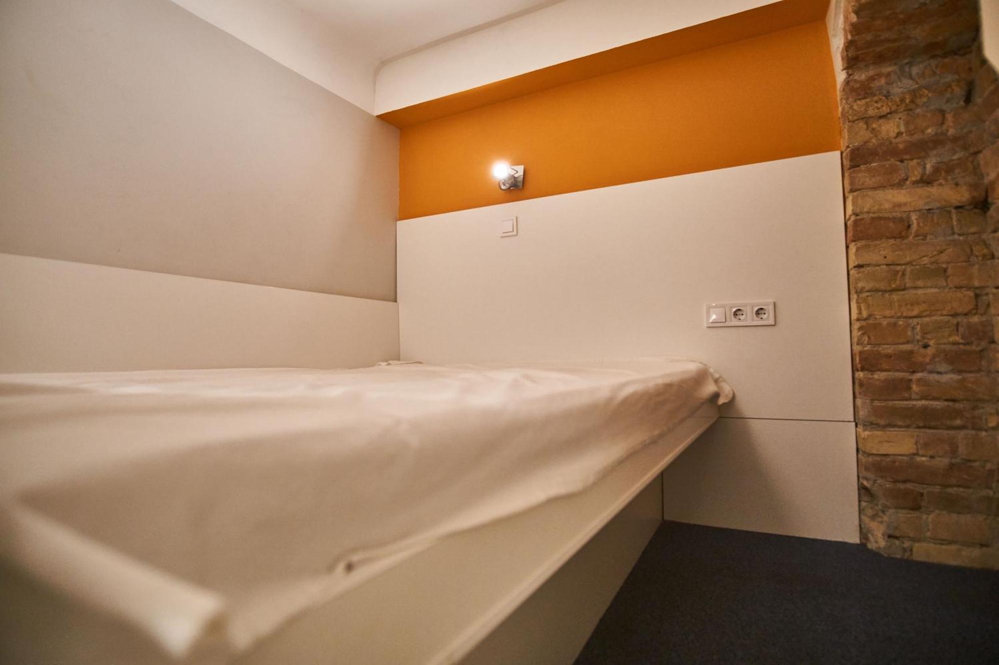 Z40 Apartments - Hostaid بودابست الغرفة الصورة